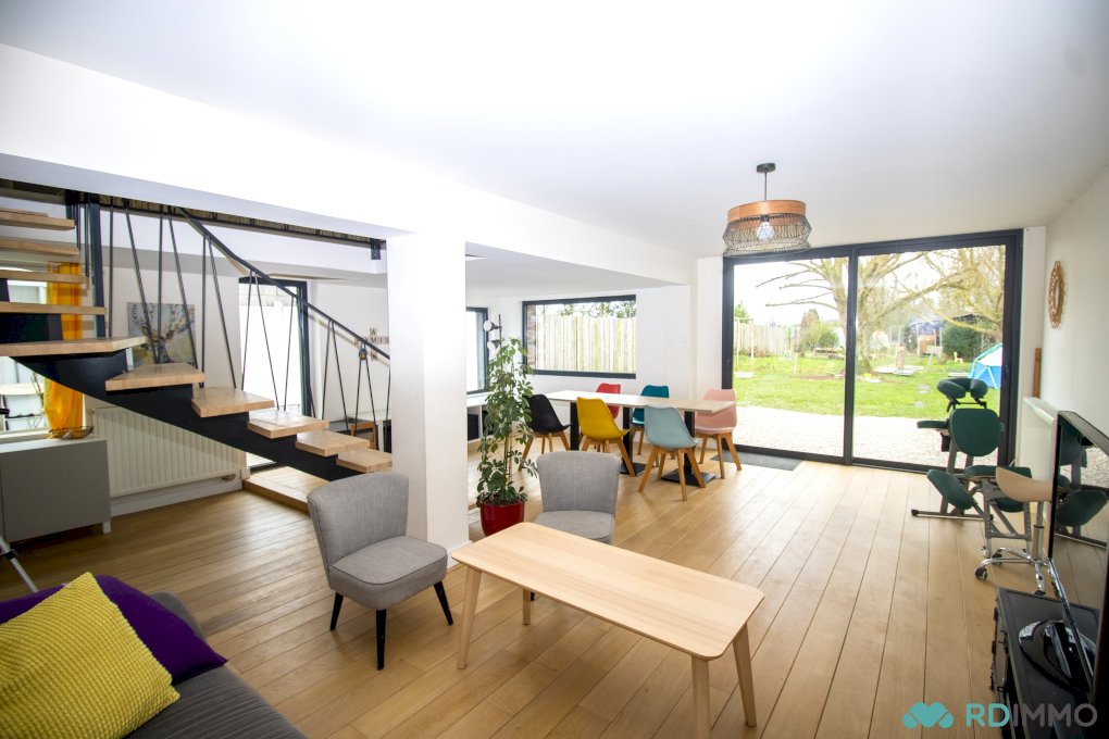 Maison familiale à Linselles: 5 chambres, 1 bureau, parkings et jardin sud-ouest!