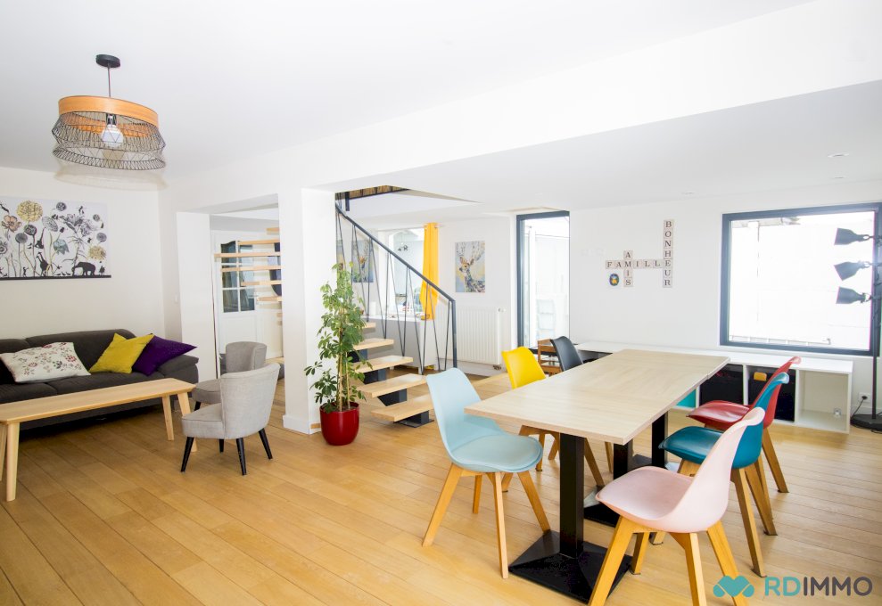 Maison familiale à Linselles: 5 chambres, 1 bureau, parkings et jardin sud-ouest!