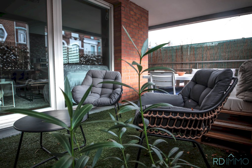 Croix centre deux chambre une terrasse et un garage