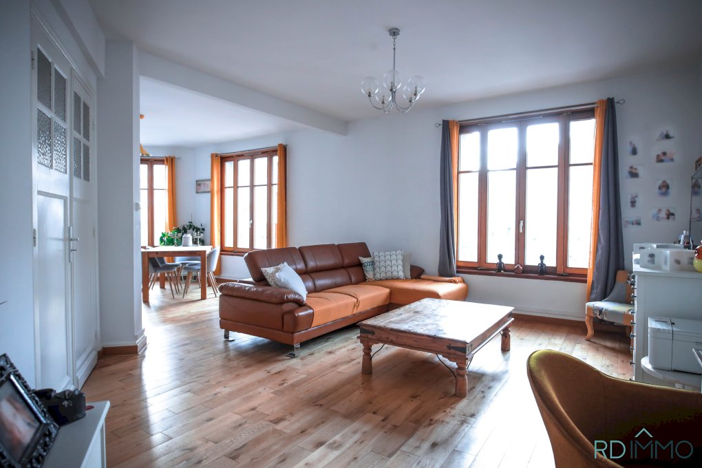appartement lumineux à République