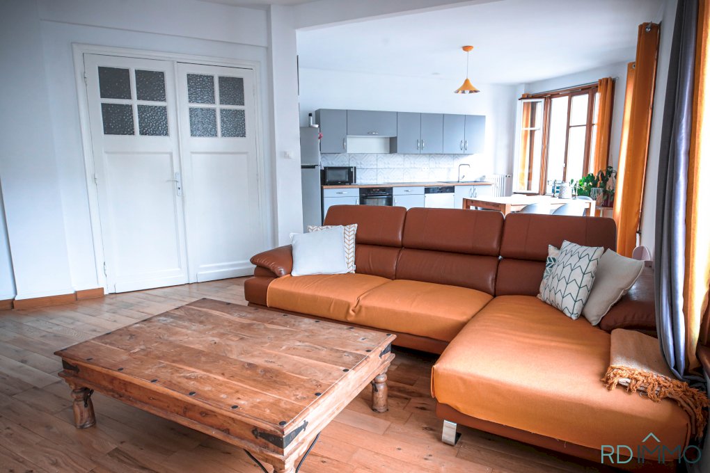 appartement lumineux à République