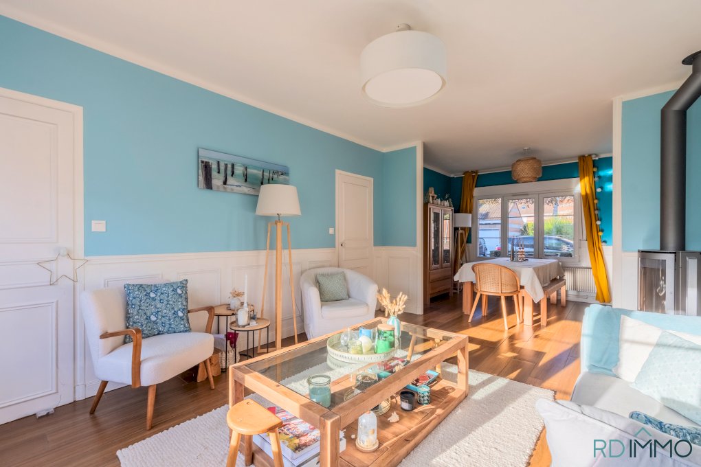 Semi-individuelle, 4 chambres, bureau, garage et jardin Sud