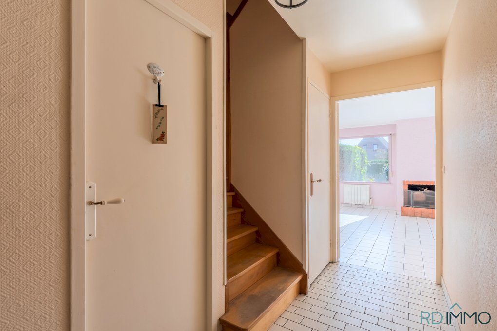 Saint-Vincent: Semi-individuelle sud-ouest, 4 chambres et garage