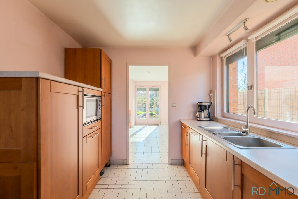 Saint-Vincent: Semi-individuelle sud-ouest, 4 chambres et garage