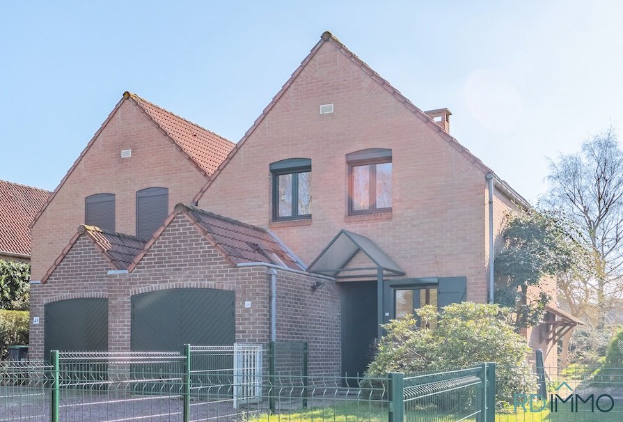 Saint-Vincent: Semi-individuelle sud-ouest, 4 chambres et garage