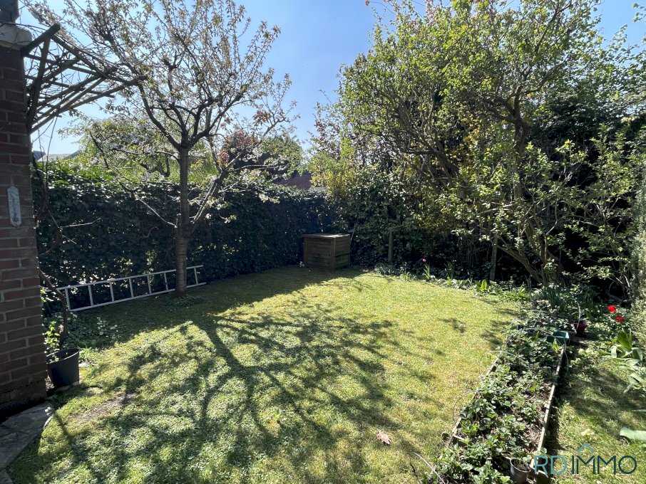 Maison familiale avec jardin, 4 chambres, garage – En impasse calme – Construction 1969