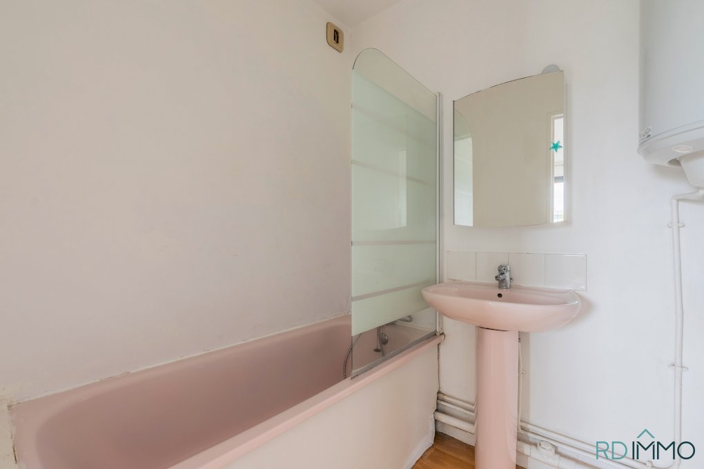 Vente appartement T2 avec balcon et box Croix centre