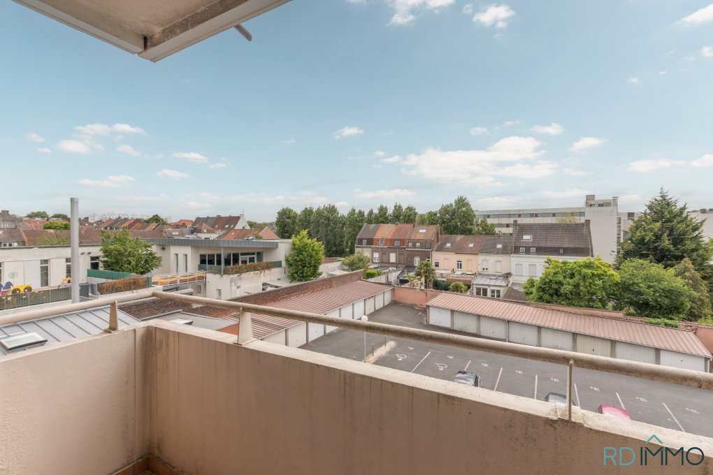 Vente appartement T2 avec balcon et box Croix centre
