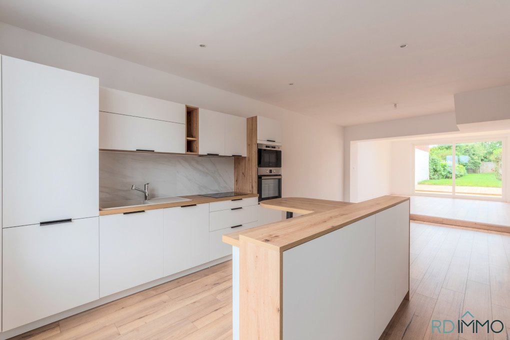 Maison rénovée à vendre à Sainghin-en-Weppes, 4 chambres, Jardin, Calme, Toiture neuve