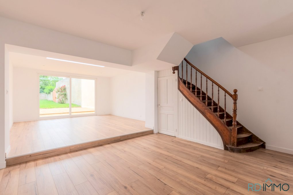Maison rénovée à vendre à Sainghin-en-Weppes, 4 chambres, Jardin, Calme, Toiture neuve