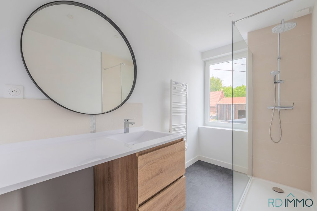 Maison rénovée à vendre à Sainghin-en-Weppes, 4 chambres, Jardin, Calme, Toiture neuve