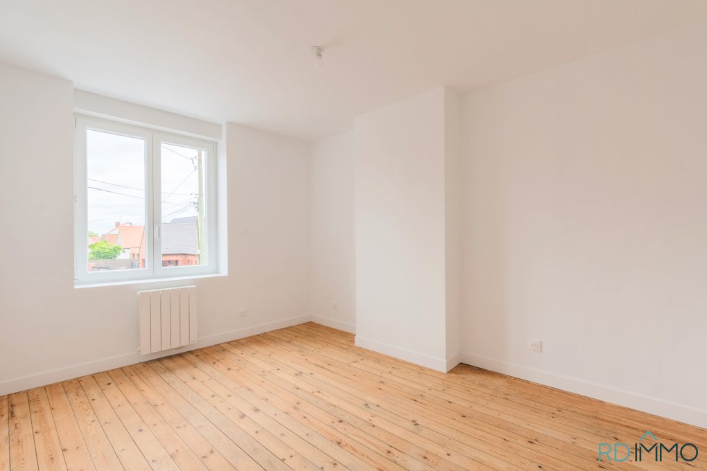 Maison rénovée à vendre à Sainghin-en-Weppes, 4 chambres, Jardin, Calme, Toiture neuve