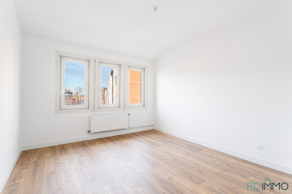 Maison entièrement rénovée avec jardin – Proche tramway Buisson et Saint-Maur