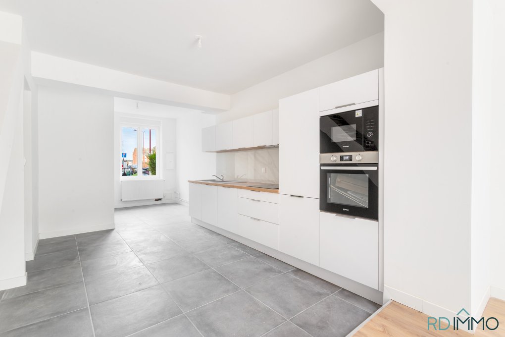 Maison entièrement rénovée avec jardin – Proche tramway Buisson et Saint-Maur