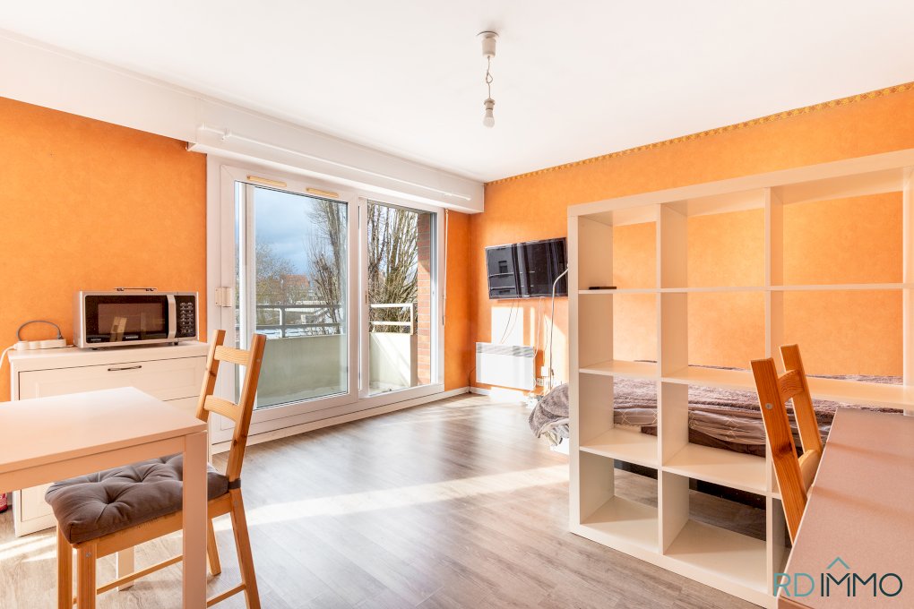 Studio lumineux avec balcon, 3ème étage