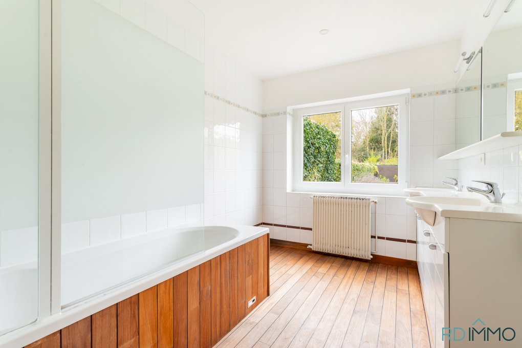 Maison familiale 4 chambres avec jardin et garage