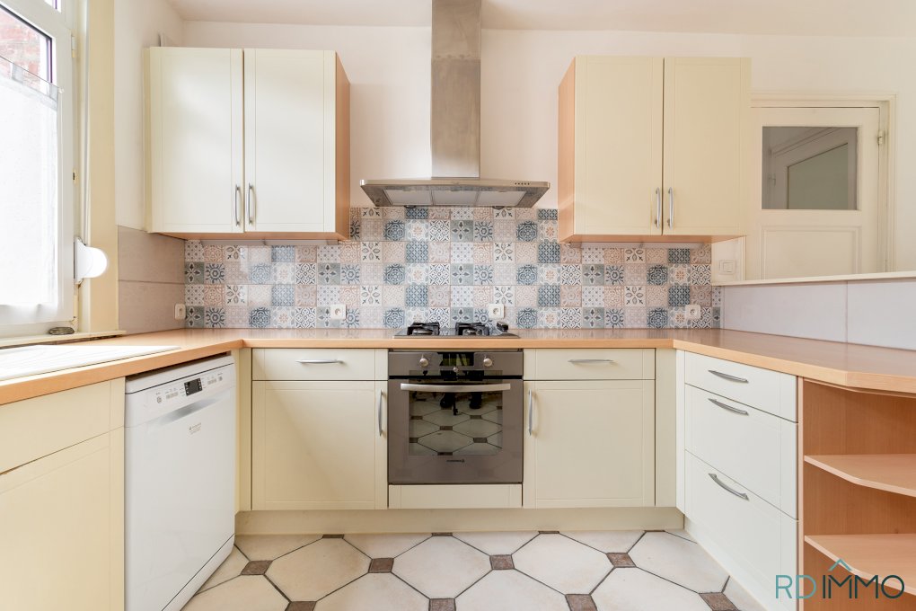 Maison familiale 4 chambres avec jardin et garage