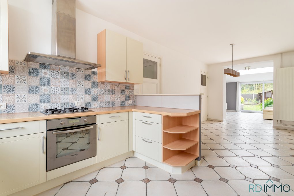 Maison familiale 4 chambres avec jardin et garage