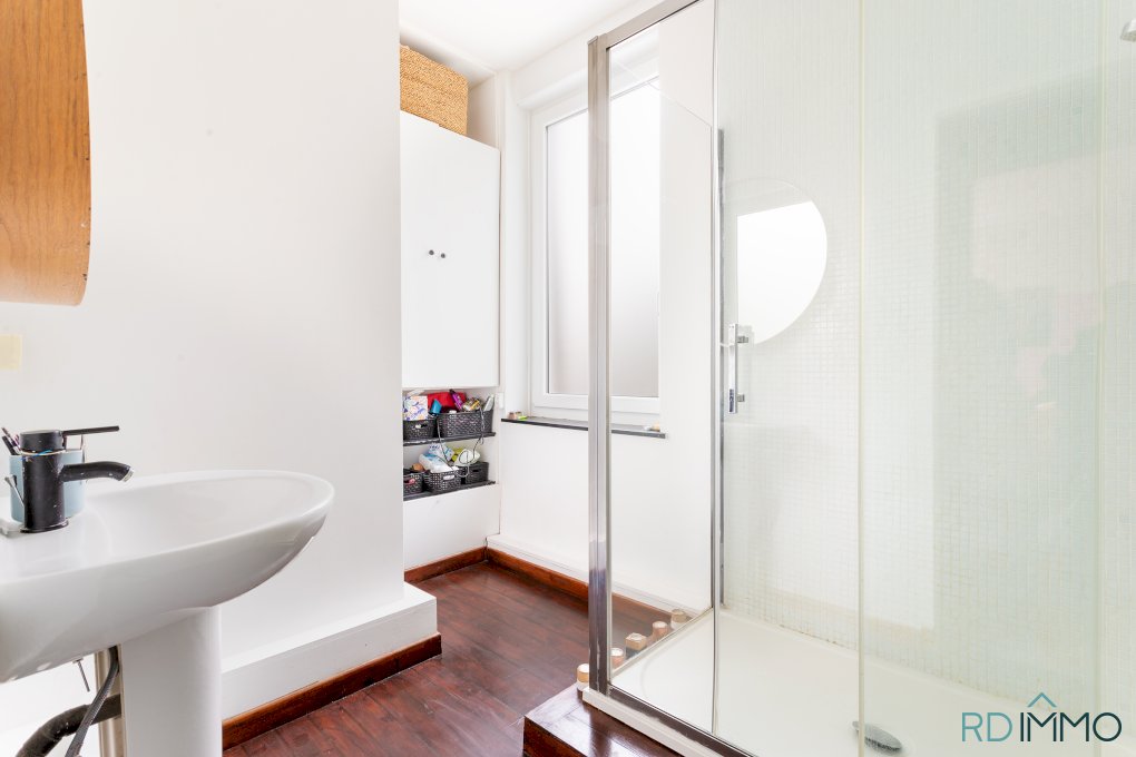 Maison coup de cœur La Madeleine, 2 chambres, bureau, terrasse sud, tram Saint-Maur