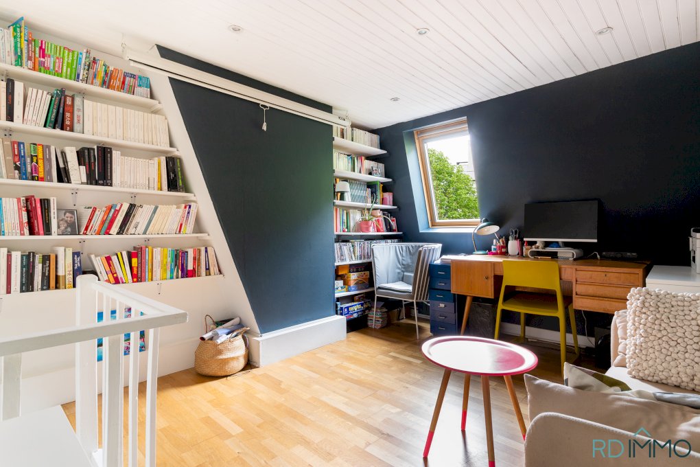 Maison coup de cœur La Madeleine, 2 chambres, bureau, terrasse sud, tram Saint-Maur