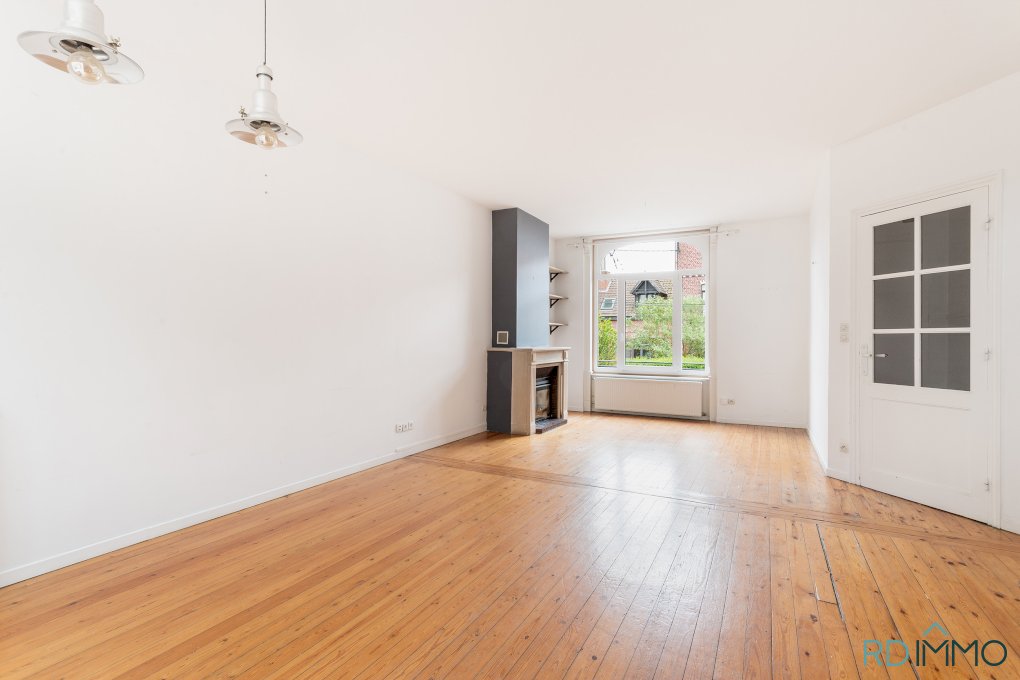 Maison avec jardin, garage et DPE B à Lille Buisson