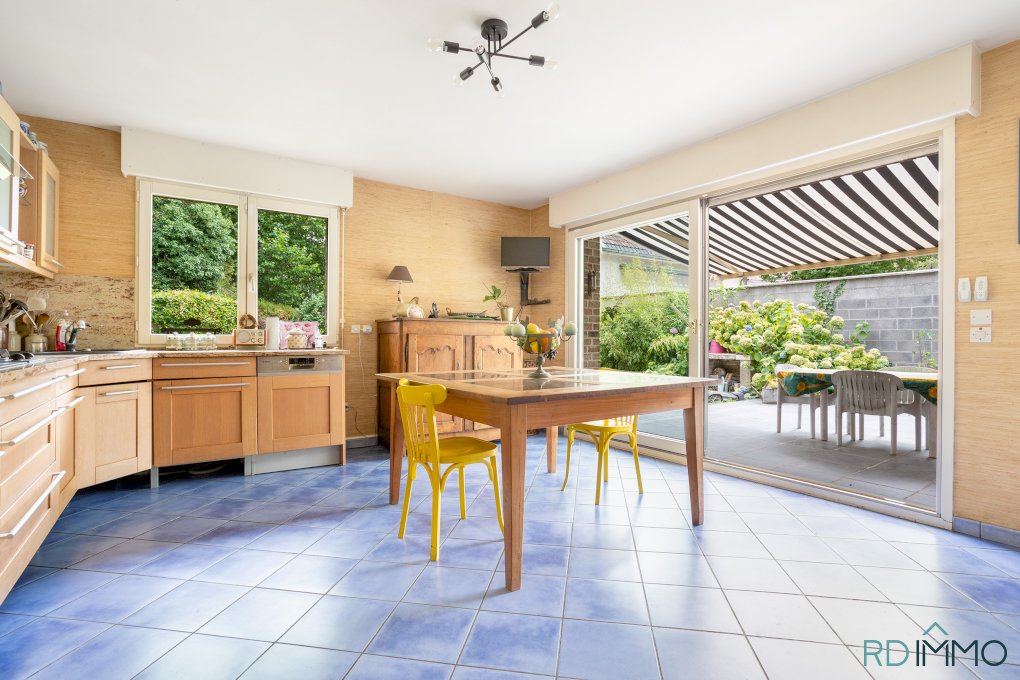 Maison individuelle 185 m² à vendre Tourcoing Avenue de la Marne - 5 chambres - Double garage - Jardin 850 m²