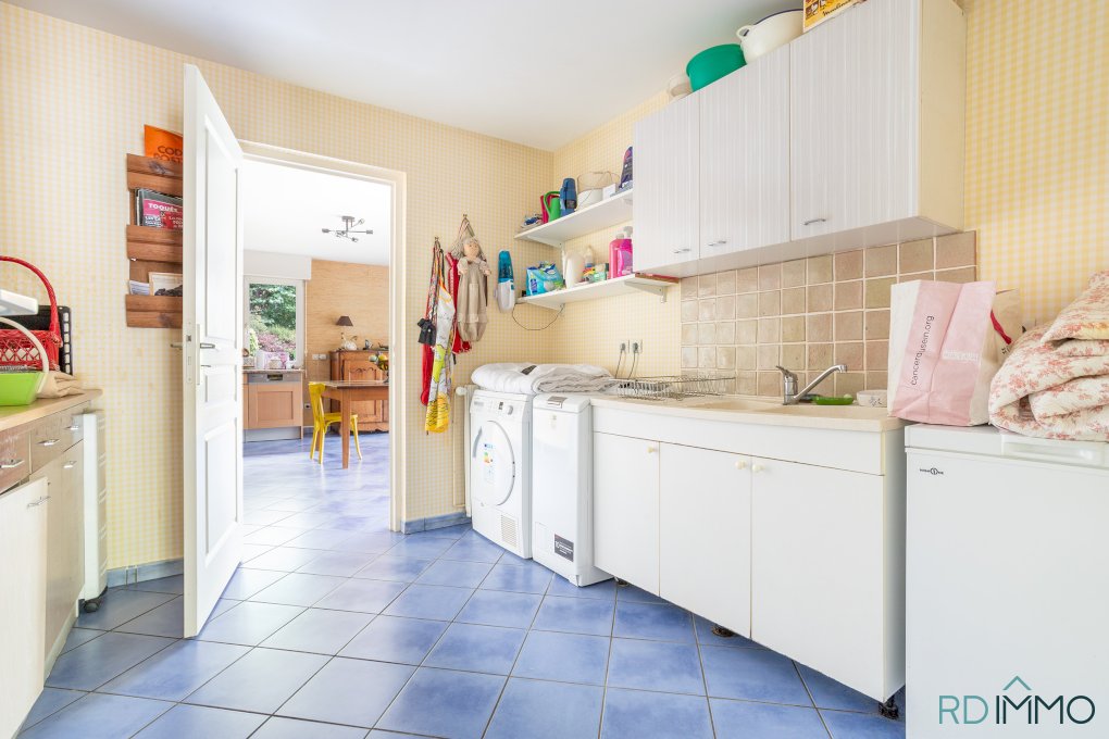 Maison individuelle 185 m² à vendre Tourcoing Avenue de la Marne - 5 chambres - Double garage - Jardin 850 m²