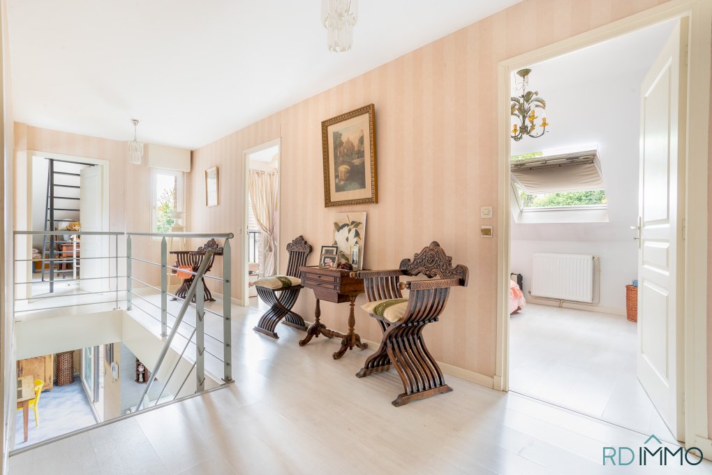 Maison individuelle 185 m² à vendre Tourcoing Avenue de la Marne - 5 chambres - Double garage - Jardin 850 m²