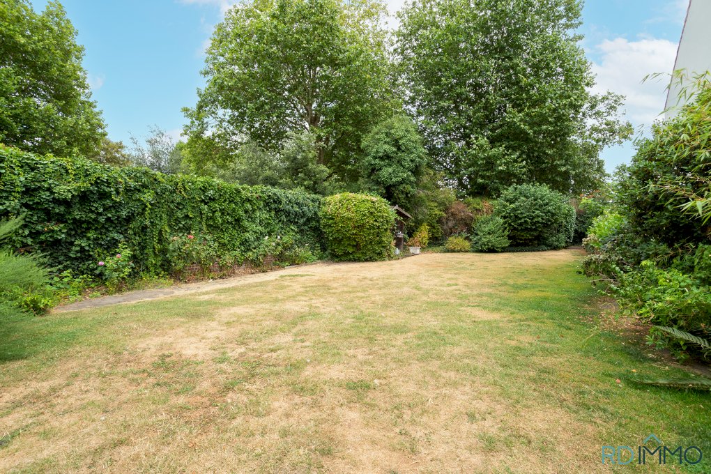 Maison individuelle 185 m² à vendre Tourcoing Avenue de la Marne - 5 chambres - Double garage - Jardin 850 m²