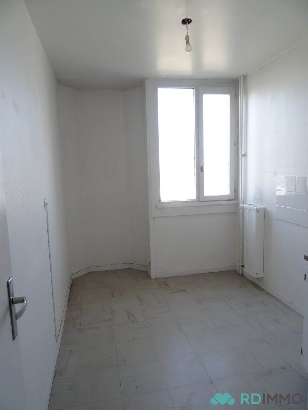 À vendre à Fort de Mons : T1 bis à rénover