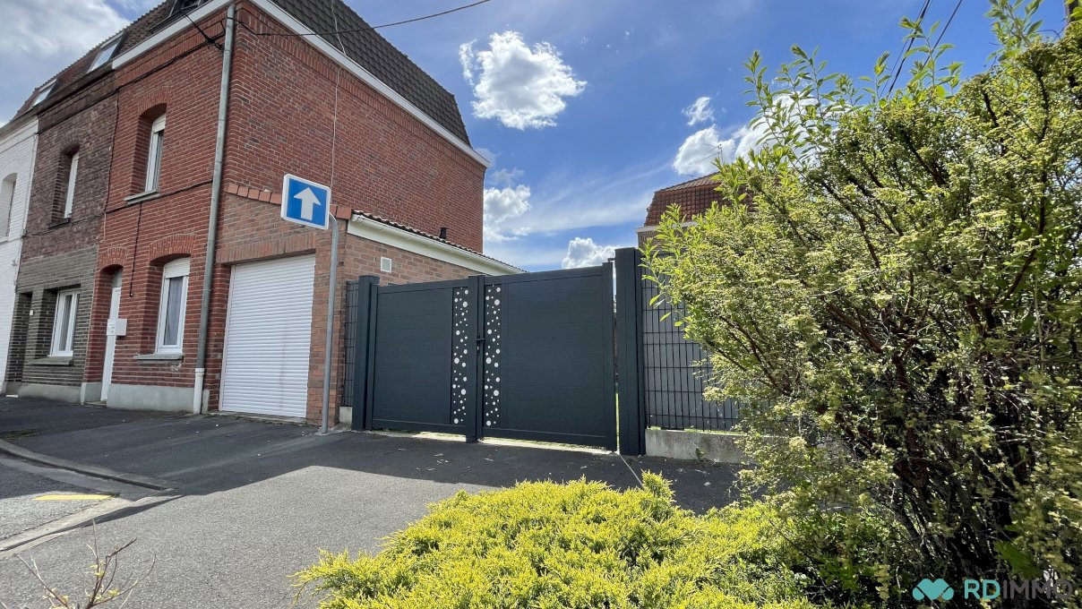 Maison semi-individuelle avec garage à vendre Wambrechies